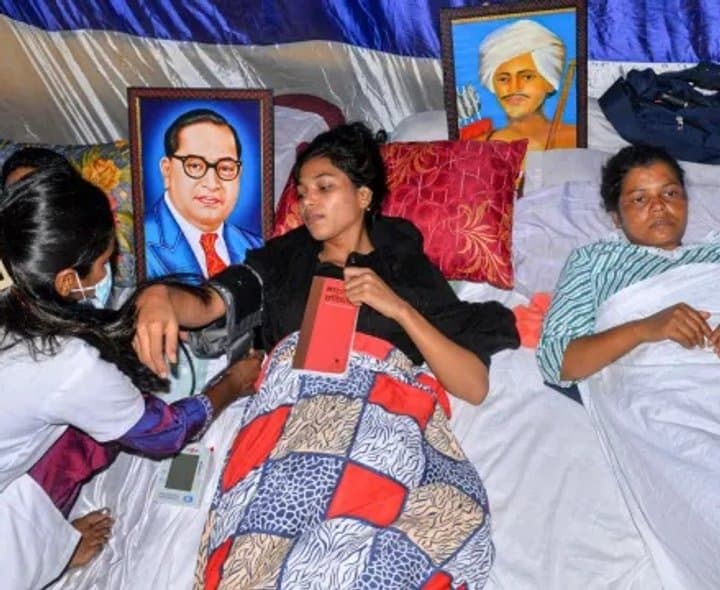 జేపీఎస్సీ వివాదంపై విద్యార్థులతో చర్చలు - Udayam Digital
