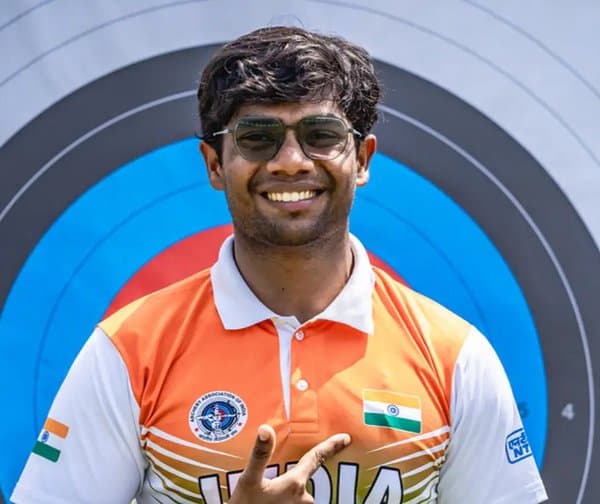 ధీరజ్ అద్వితీయ స్వర్ణ వేట