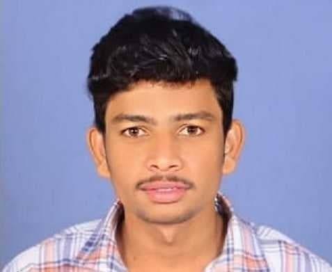 ప్రత్తిపాడులో పోస్టల్ ఉద్యోగి మిస్సింగ్ - Udayam