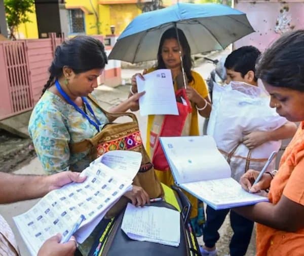 ఓటర్ల జాబితా సవరణ: దేశవ్యాప్తంగా మూడో దశ ఎస్ఐఆర్ ప్రారంభం