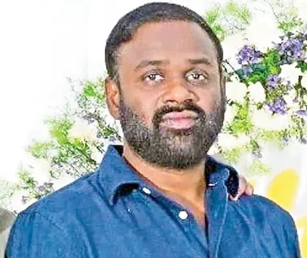 ఓఆర్ఆర్పై ఘోర ప్రమాదం: ఐటీ ఉద్యోగి మృతి - Udayam Digital
