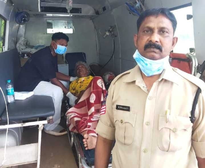 అశ్వారావుపేట వృద్ధురాలికి పోలీసుల అండ - Udayam