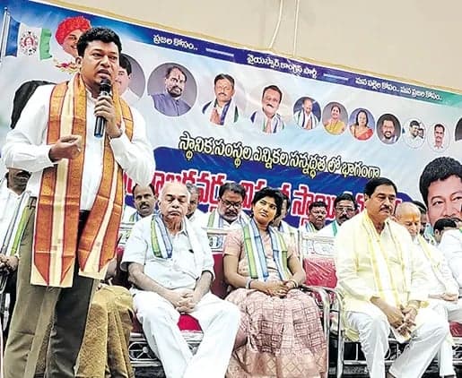 మాజీ మంత్రి సీదిరి అప్పలరాజు సంచలన హెచ్చరికలు - Udayam