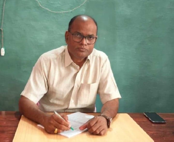 మిడుతూరులో మహిళా ఓటర్లే అధికం - Udayam