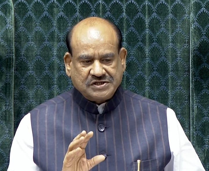 ప్రతిపక్ష నిరసనలతో లోక్సభ వాయిదా - Udayam Digital