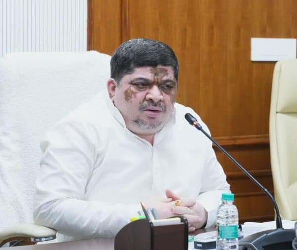 ఆర్టీసీ ఉద్యోగులకు 11 శాతం ఫిట్మెంట్ పెంపు - Udayam Digital