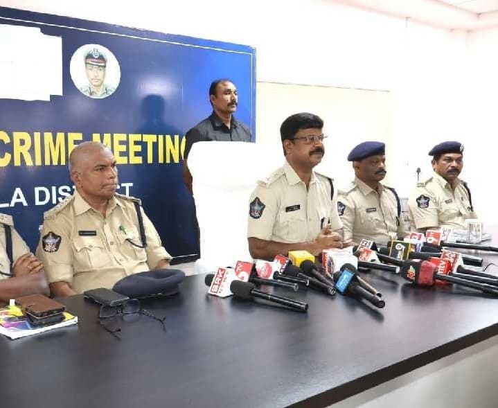 నిబంధనలు ఉల్లంఘిస్తే కఠిన చర్యలు - Udayam