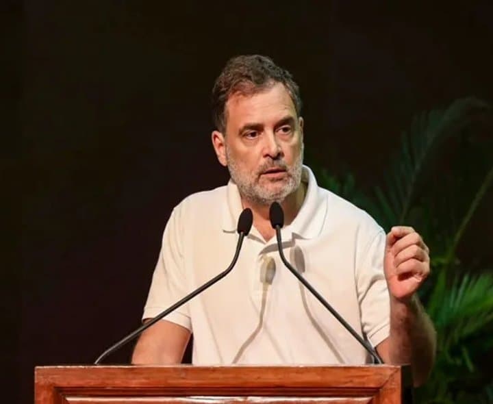 విద్యార్థులపై కాల్పులపై ఆగ్రహం - Udayam