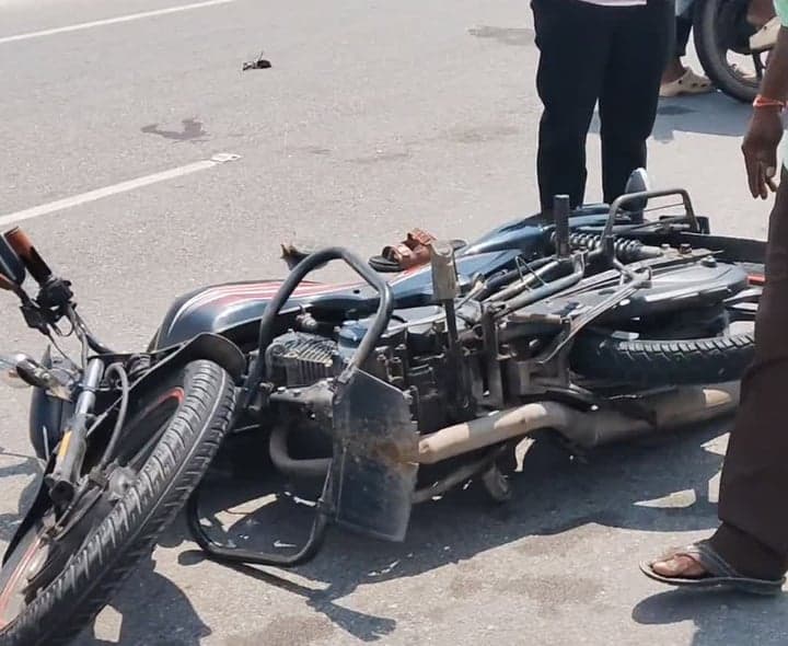 రెండు బైకులు ఢీ.. వ్యక్తికి గాయాలు - Udayam