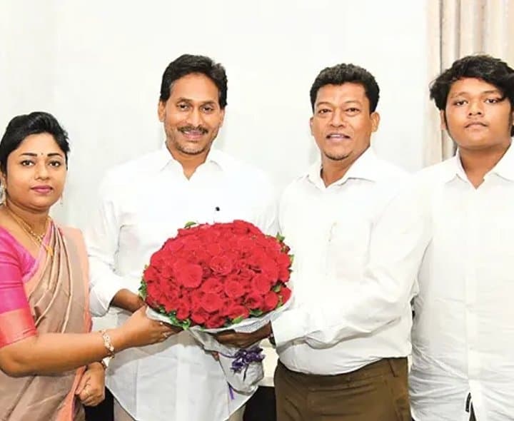 జగన్తో అప్పలరాజు భేటీ - Udayam