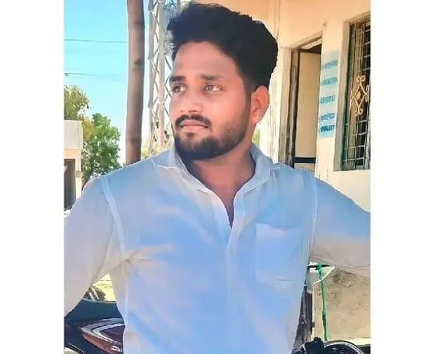 రోడ్డు ప్రమాదంలో యువకుడు మృతి - Udayam Digital