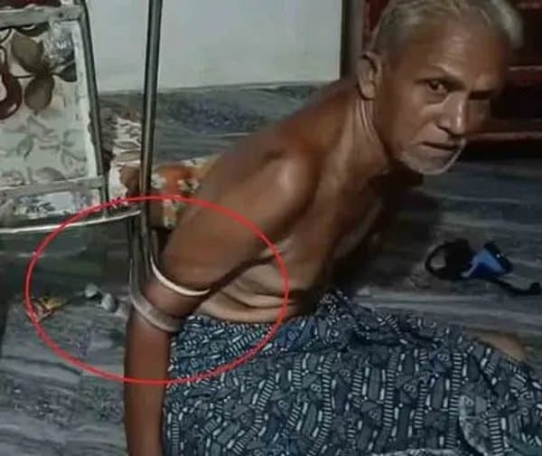 వృద్ధుడిని చుట్టేసిన విషసర్పం.. 4 గంటల నరకం