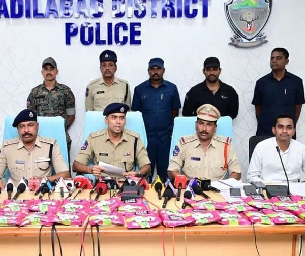 నకిలీ పత్తి విత్తనాల అంతరాష్ట్ర ముఠా అరెస్ట్