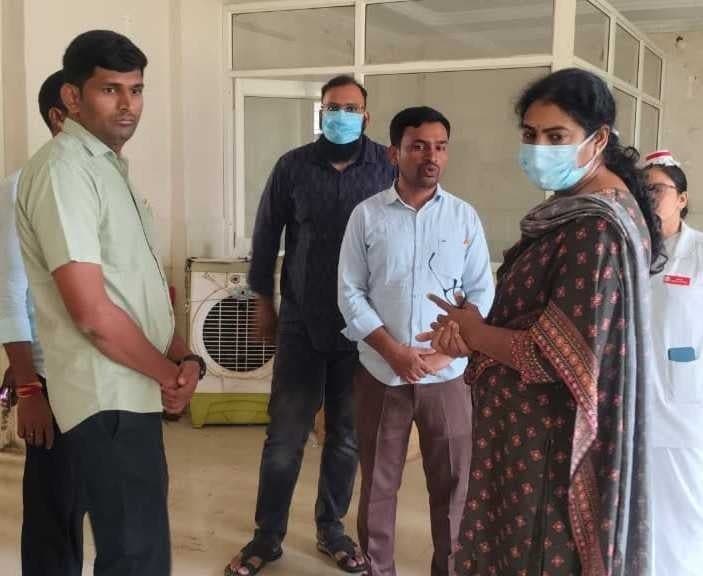జైనూర్ సీహెచ్సీలో కలెక్టర్ ఆకస్మిక తనిఖీ - Udayam