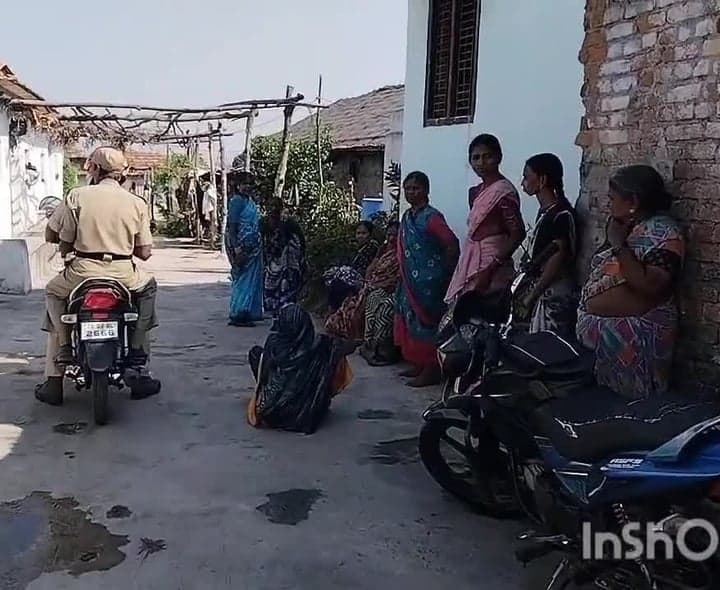దుమాల గ్రామంలో మూడు ఇళ్లలో చోరీ - Udayam