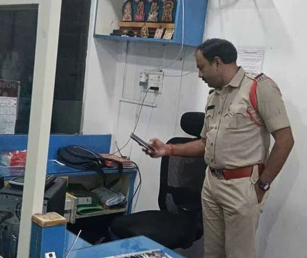 నిజామాబాద్లో గ్యాస్ ఏజెన్సీలో చోరీ!