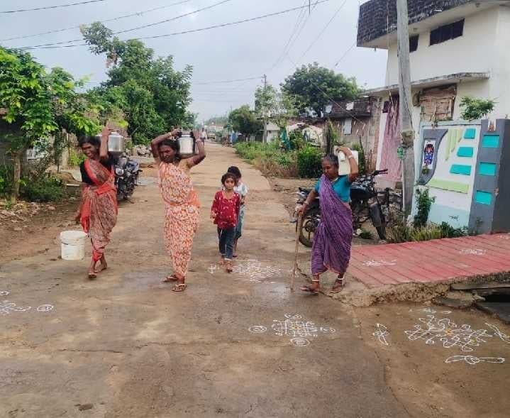 లక్ష్మీనరసింహపురంలో తాగునీటి కష్టాలు - Udayam