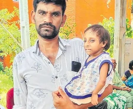 పదేళ్లుగా పింఛను కోసం తంటాలు - Udayam
