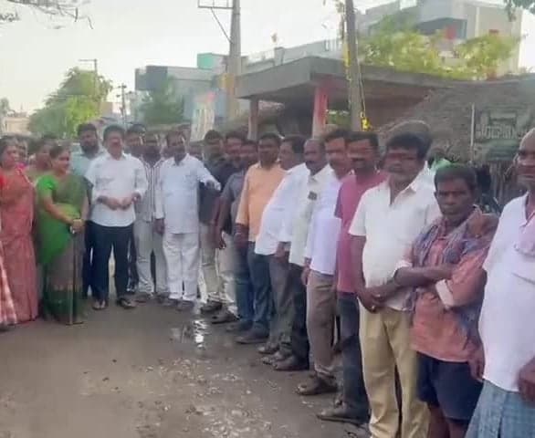 సమస్యల పరిష్కారానికి జనసేన ఇన్ఛార్జ్ హామీ - Udayam
