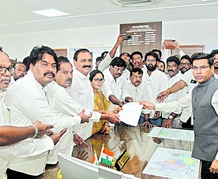 డీఎస్సీపై వైఎస్సార్సీపీ పోరు - Udayam Digital