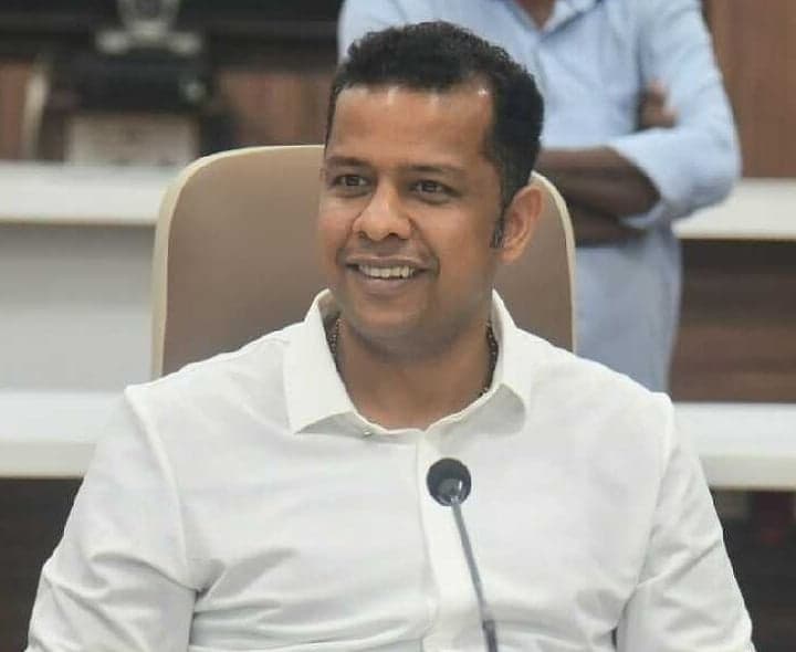 నెల్లూరులో ఉద్యోగులు, SC, STలకు గ్రీవెన్స్ డే - Udayam