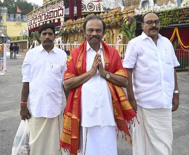 తిరుమల శ్రీవారిని దర్శించిన మాగుంట - Udayam