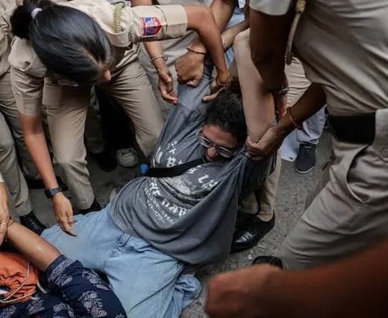 ‘సర్’పై ఢిల్లీలో మళ్లీ నిరసనలు - Udayam