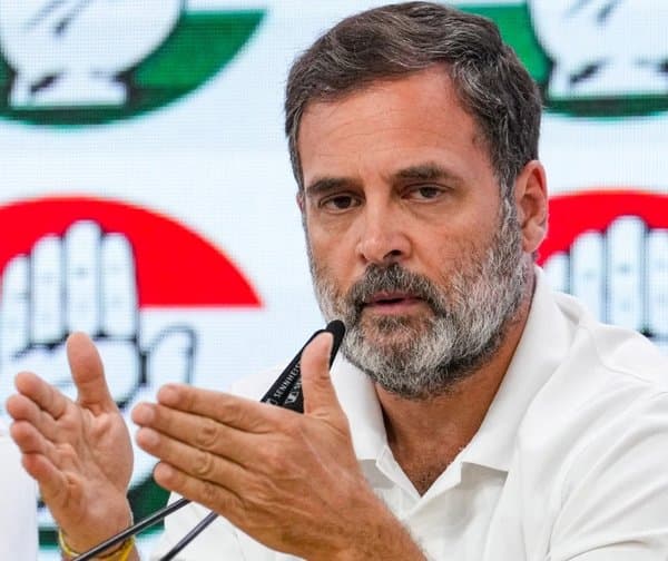 ప్రధానిపై రాహుల్ విమర్శలు - Udayam Digital