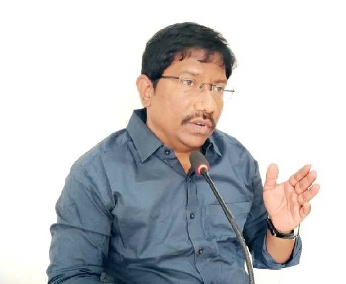 ఒకే రోజు రెండు కార్యక్రమాలు.. ఉపాధ్యాయుల్లో గందరగోళం - Udayam
