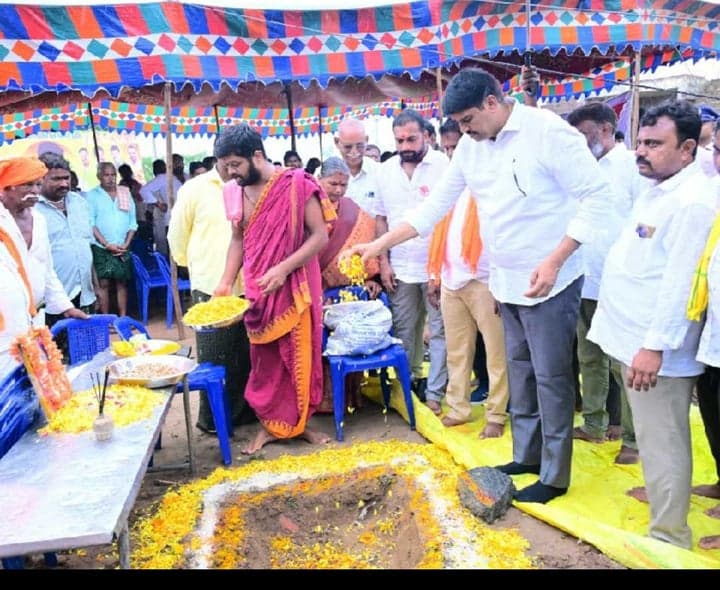 గ్రామాల్లో మౌలిక వసతులకు ప్రాధాన్యం - Udayam