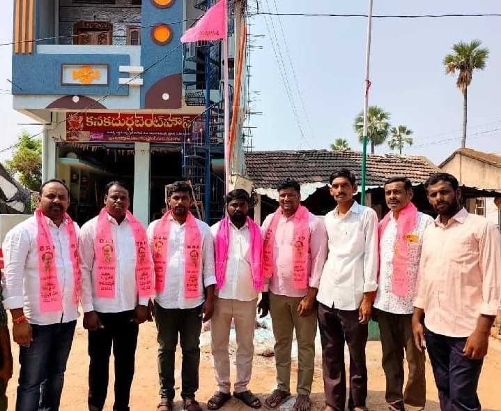 ముస్తాబాద్ను కరవు మండలంగా ప్రకటించాలి - Udayam