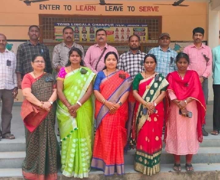 నల్ల బ్యాడ్జీలతో ఉపాధ్యాయుల నిరసన - Udayam