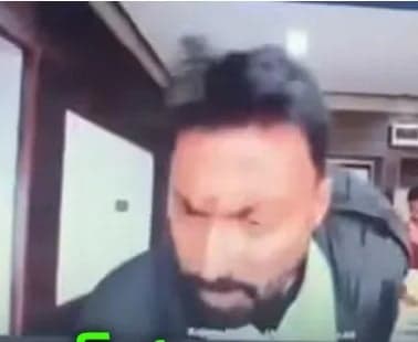 మహిళా అధికారిపై ఐఏఎస్ అధికారి దురుసు ప్రవర్తన - Udayam