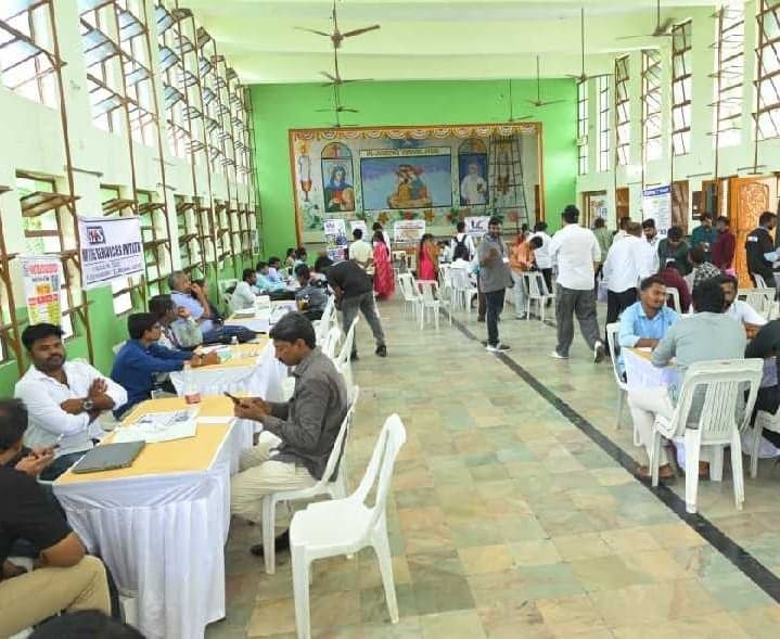 కోదాడలో స్థానిక యువతకు ఉద్యోగాలపై చర్చ - Udayam