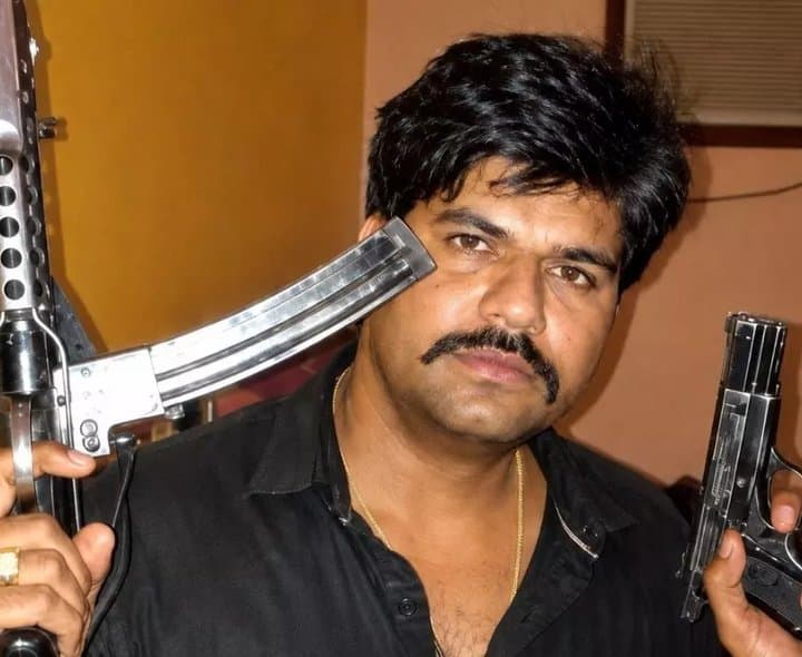 పోలీసుల ఎన్కౌంటర్లో గ్యాంగ్స్టర్ మృతి - Udayam Digital