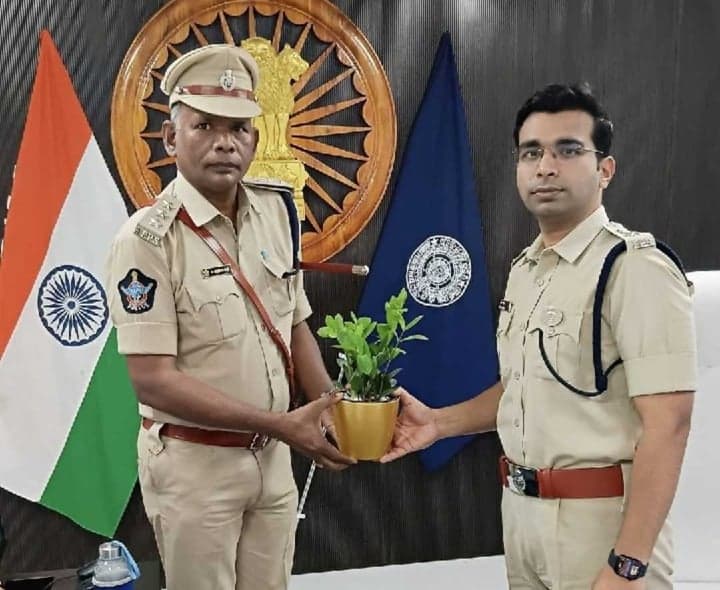 అనకాపల్లి డీటీసీ డీఎస్పీగా డి.శ్రీహరి రాజు - Udayam