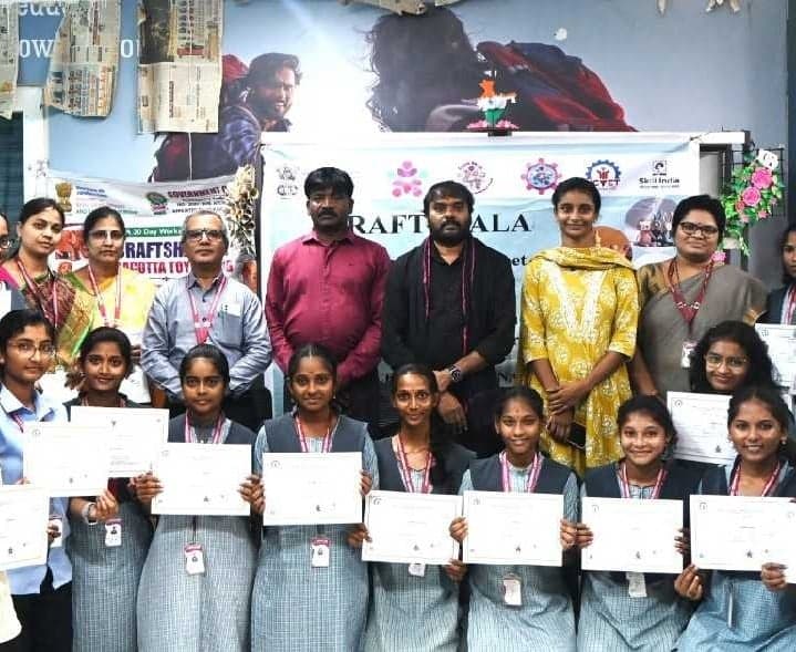 బొమ్మల తయారీపై శిక్షణ పూర్తి - Udayam