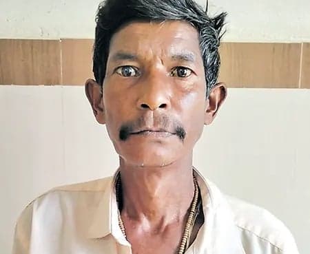 ఇల్లు కూలి గిరిజనుడి మృతి - Udayam