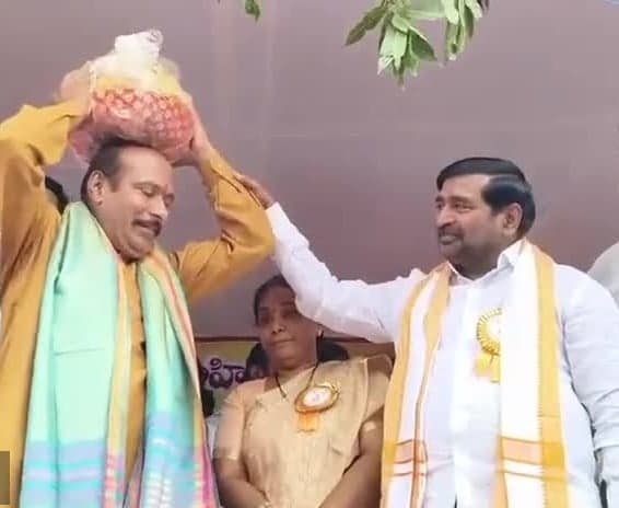 రూ.3.21 లక్షలకు వినాయక లడ్డూ - Udayam