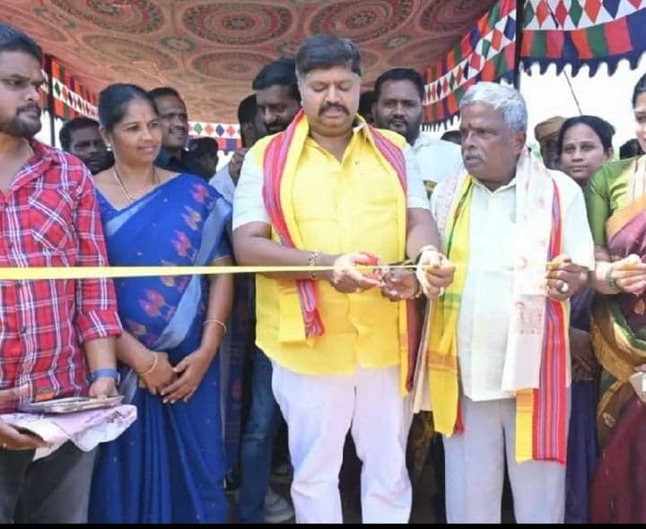 గుడిపాలలో రూ.1.58 కోట్ల పనులు ప్రారంభం - Udayam