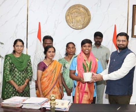 జాతీయ వాలీబాల్కు ఎంపికైన మధుప్రియకు కలెక్టర్ అభినందనలు - Udayam