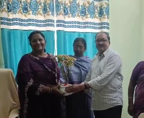 నర్సీపట్నం ఎంపీపీ స్పెషల్ ఆఫీసర్గా విజయ - Udayam