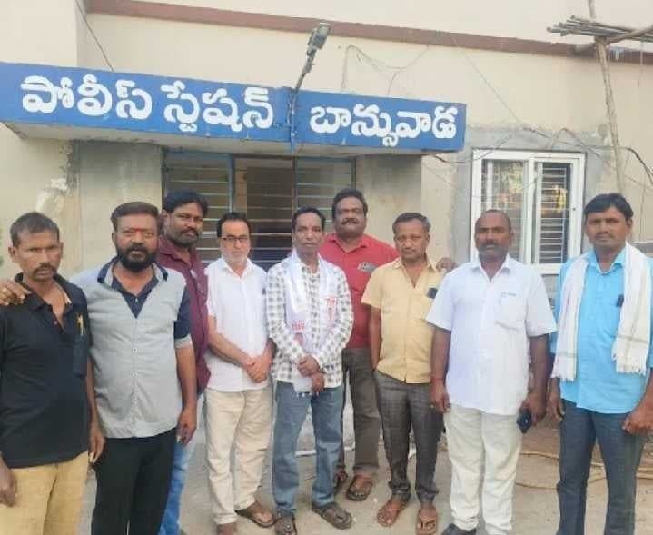సీఎం ఇంటి ముట్టడికై వెళ్తున్న ఉద్యమకారుల అరెస్ట్ - Udayam