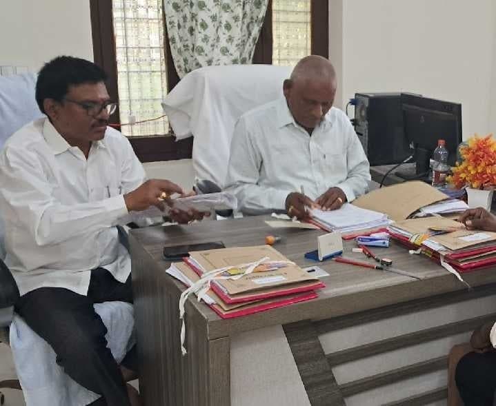 సారవకోటలో రేపే ఎన్నికల గుర్తులు - Udayam