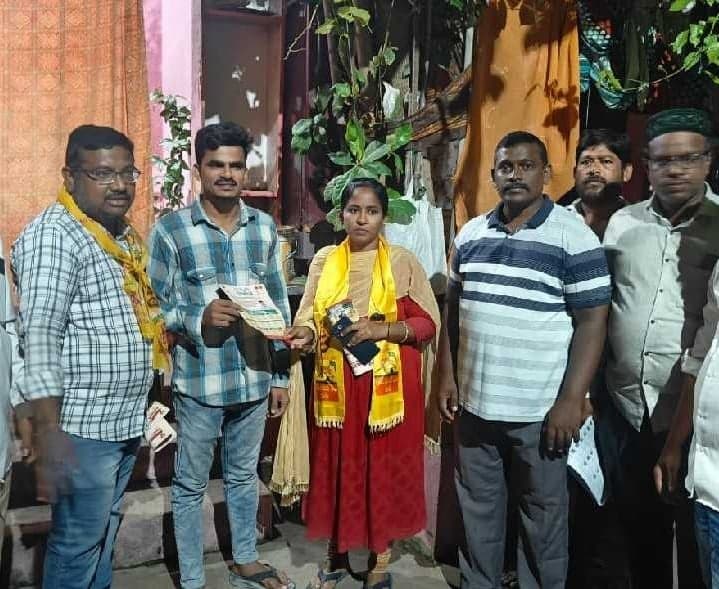 నంద్యాలలో రమాదేవి ఇంటింటి ప్రచారం - Udayam