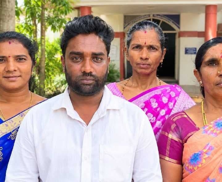 మూడు సెగ్మెంట్లకు వైసీపీ అభ్యర్థుల నామినేషన్లు - Udayam
