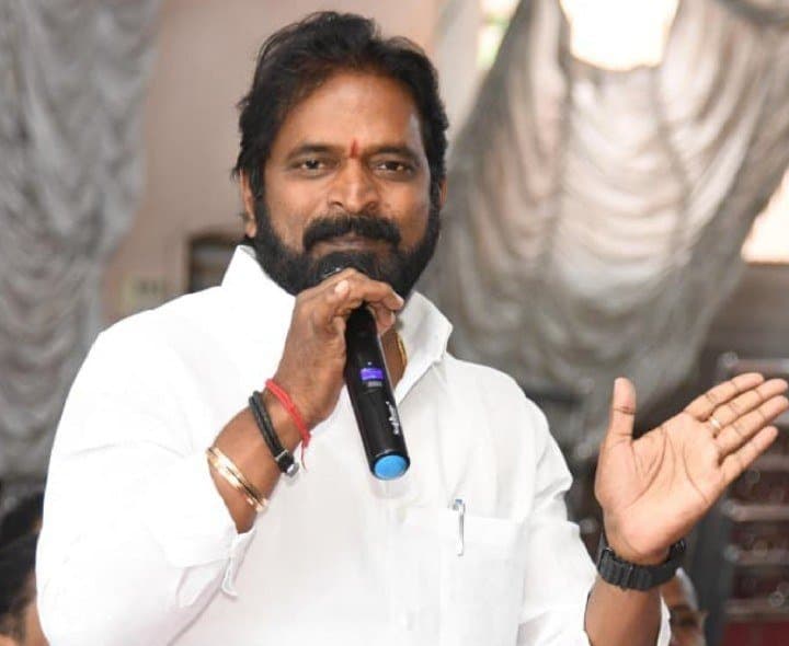 జూరాల కుడి, ఎడమ ప్రధాన కాలువలకు నీటిని విడుదల చేయాలి - Udayam Digital