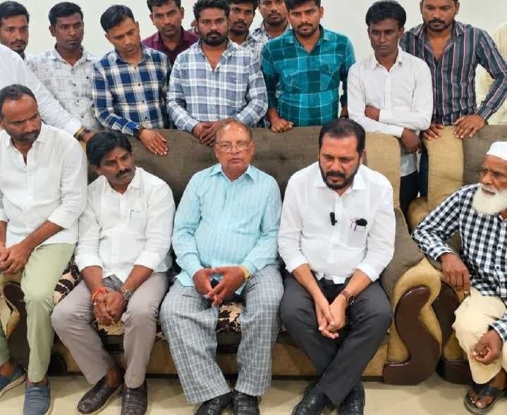 ఫోర్జరీ పత్రాలతో భూమి విక్రయించారన్న ఆరోపణలు - Udayam