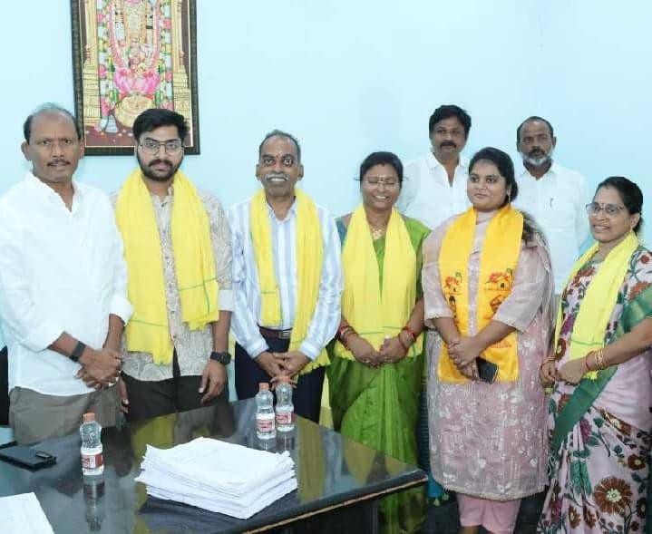 చీమకుర్తిలో టీడీపీ నేతలకు ఎమ్మెల్యే సూచనలు - Udayam