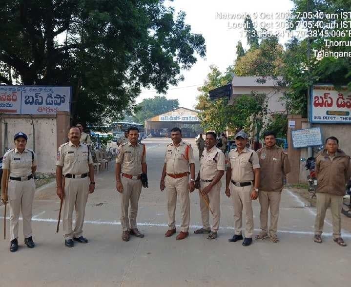తొర్రూరు ఆర్టీసీ డిపోలో పోలింగ్ ప్రారంభం - Udayam